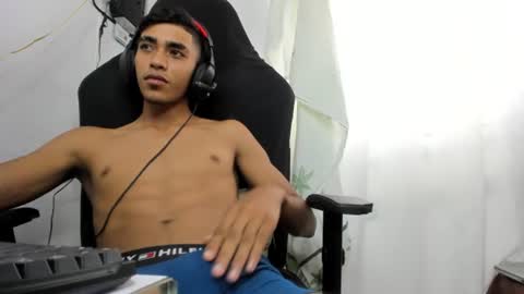 Snapshot of alienbigcock_01 chatting on 25, 6, 2026 My name is Andrs and Im 18 years old. online show from 25, 6, 2026