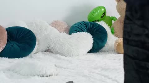 Alieness Ivy online show from 7, 1, 2026