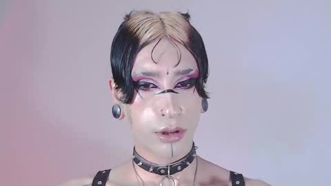 Snapshot of alienexxx chatting on 5, 12, 2024 online show from 5, 12, 2024