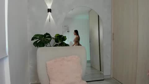 Snapshot of aliessiarose1 chatting on 12, 5, 2026 Ali online show from 12, 5, 2026