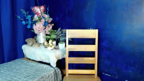 aliexagrey online show from 10, 9, 2025