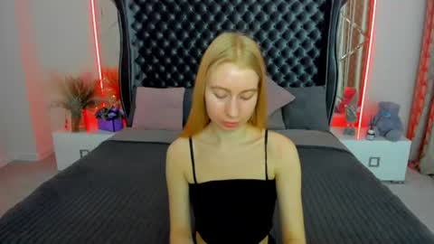 Snapshot of alina__blonde chatting on 13, 6, 2026 Alina online show from 13, 6, 2026