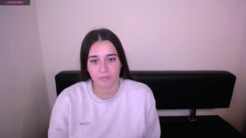 Snapshot of alinaasti_ chatting on 16, 10, 2025 Alina online show from 16, 10, 2025