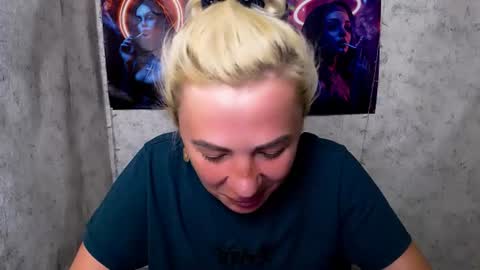 Snapshot of alinafrey_ chatting on 9, 6, 2026 Alina online show from 9, 6, 2026