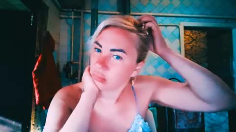 Snapshot of alinafrey_ chatting on 7, 8, 2026 Alina online show from 7, 8, 2026