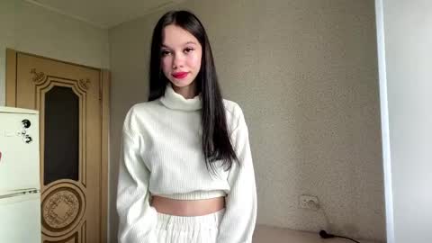 Snapshot of alinareik chatting on 27, 5, 2026 Mary online show from 27, 5, 2026