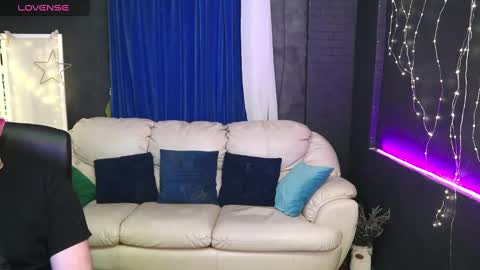 Alisa Aleks online show from 3, 2, 2025