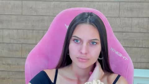Snapshot of alisaversailles chatting on 23, 9, 2025 AlisaVersailles online show from 23, 9, 2025