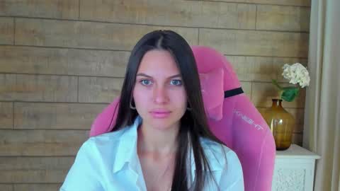 Snapshot of alisaversailles chatting on 5, 10, 2025 AlisaVersailles online show from 5, 10, 2025