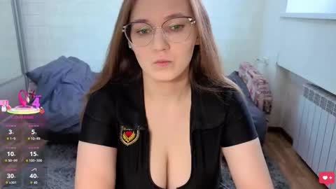 Snapshot of alisawyn chatting on 5, 11, 2025 alisawyn online show from 5, 11, 2025