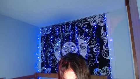 alisha17love online show from 9, 11, 2025