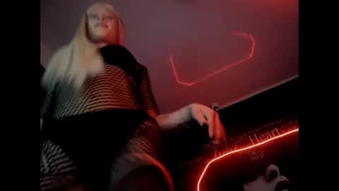 alishaa_nixx online show from 10, 9, 2025