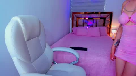 Snapshot of alisia_rose chatting on 9, 3, 2025 Alice online show from 9, 3, 2025