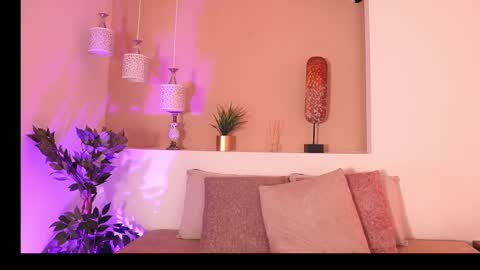 Snapshot of alison222_ chatting on 23, 9, 2025 A L I S O N online show from 23, 9, 2025