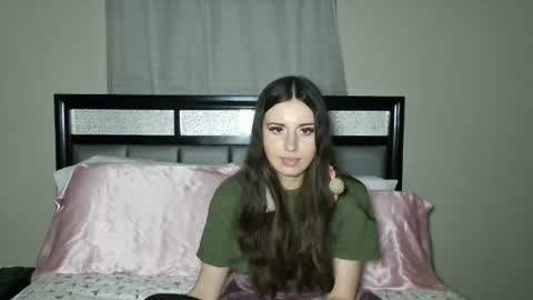 Snapshot of alisonfieldsxo chatting on 14, 6, 2026 Alison Fields online show from 14, 6, 2026