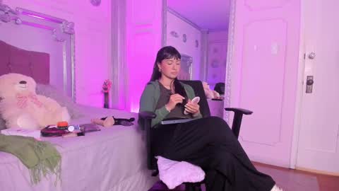 Alison Fishert online show from 27, 12, 2024