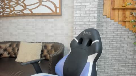 alisonn_doll online show from 17, 1, 2026