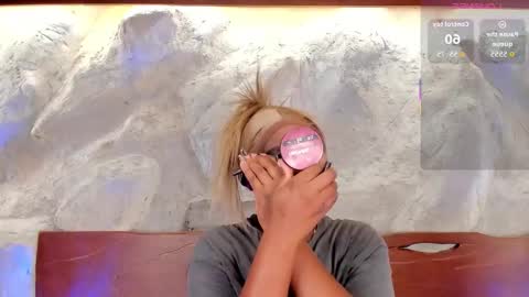 Alison Moon  online show from 16, 12, 2025