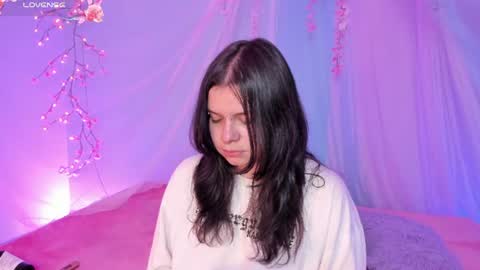 Snapshot of alissa_cute1 chatting on 7, 7, 2026 Mia online show from 7, 7, 2026