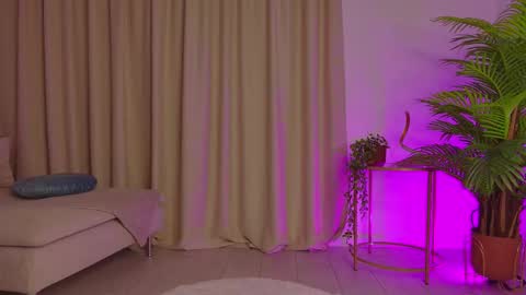 Snapshot of alissa_foxx chatting on 12, 9, 2025 alissa_foxx online show from 12, 9, 2025