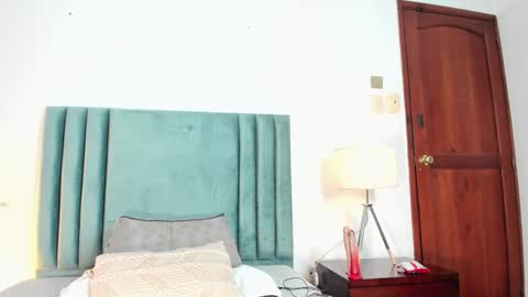 AlissaNix online show from 18, 1, 2025