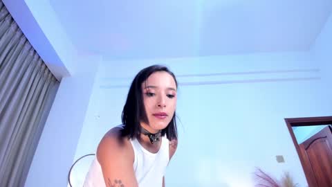 AlissaNix online show from 4, 2, 2025