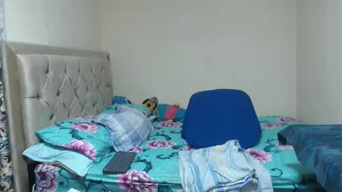 Snapshot of alisse27 chatting on 12, 1, 2026 allise online show from 12, 1, 2026