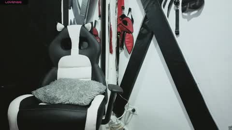 alisse_xx online show from 2, 4, 2026