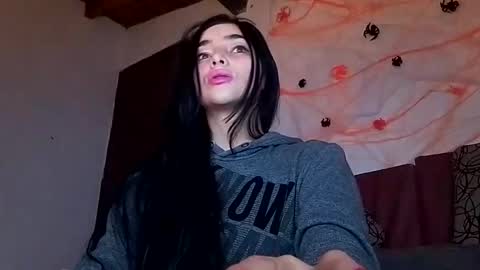 Alisson369  online show from 28, 10, 2025