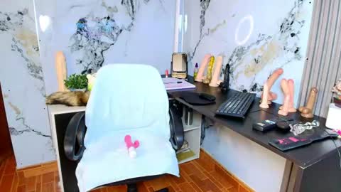 Snapshot of alixlong chatting on 20, 6, 2026 Alix online show from 20, 6, 2026