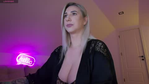 A day u didnt smile is a lost day online show from 10, 4, 2026