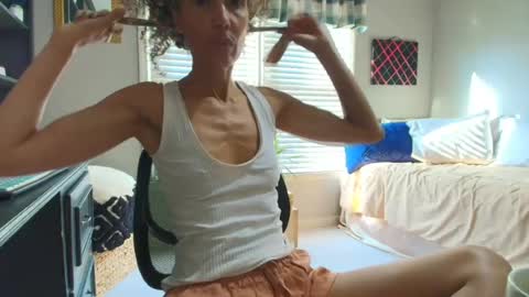 Snapshot of allgood4u chatting on 11, 6, 2026 wishlist on bio online show from 11, 6, 2026