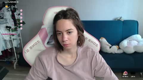 Snapshot of allie_hazie chatting on 21, 6, 2026 alice online show from 21, 6, 2026
