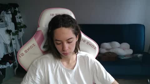 Snapshot of allie_hazie chatting on 16, 7, 2026 alice online show from 16, 7, 2026