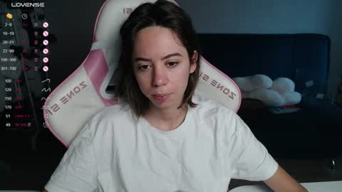 Snapshot of allie_hazie chatting on 26, 7, 2026 alice online show from 26, 7, 2026