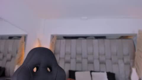    online show from 15, 3, 2026