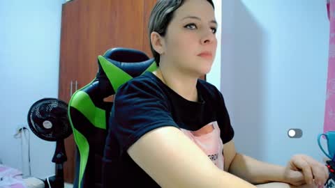 Snapshot of allison_baby_2416 chatting on 5, 1, 2025 Alisson online show from 5, 1, 2025