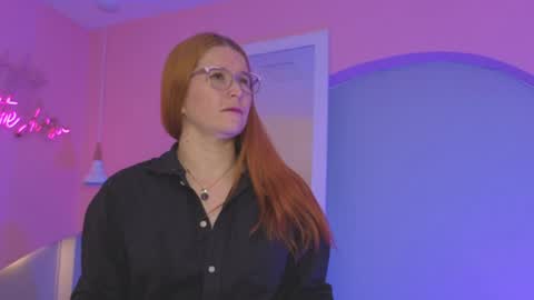 Snapshot of allisonroberts_ chatting on 5, 4, 2026 Alli online show from 5, 4, 2026