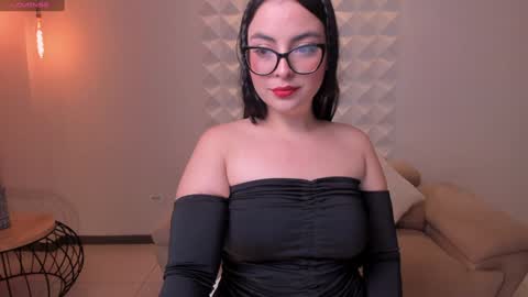 Snapshot of allisonrogersx chatting on 4, 1, 2025 Allison Rogers online show from 4, 1, 2025