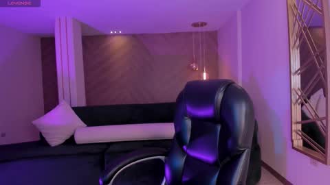 Snapshot of allisonrogersx chatting on 25, 11, 2025 Allison Rogers online show from 25, 11, 2025