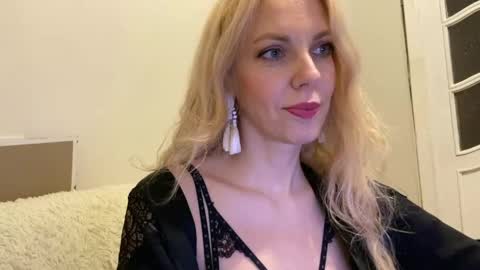 Snapshot of allmaybe chatting on 31, 5, 2026 Nika online show from 31, 5, 2026