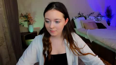 Snapshot of alluringeyess chatting on 8, 9, 2025 alluringeyess online show from 8, 9, 2025