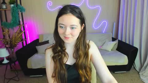Snapshot of alluringeyess chatting on 3, 10, 2025 alluringeyess online show from 3, 10, 2025