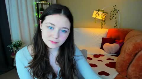 Snapshot of alluringeyess chatting on 7, 6, 2026 alluringeyess online show from 7, 6, 2026