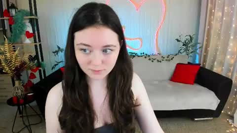 alluringeyess online show from 18, 6, 2026