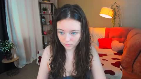alluringeyess online show from 5, 8, 2026