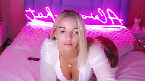 AlwaysHot online show from 13, 11, 2025