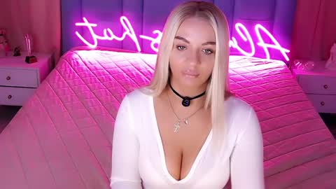 AlwaysHot online show from 15, 3, 2026