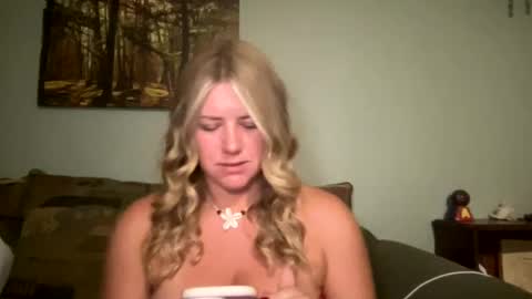 Snapshot of allyanalangel chatting on 2, 10, 2025 allyanalangel online show from 2, 10, 2025