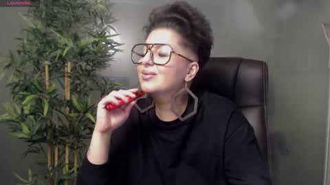         online show from 25, 1, 2025